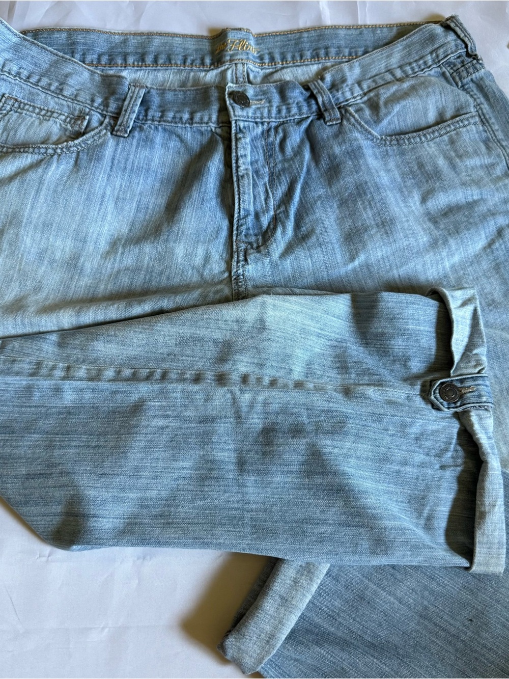 Old Navy - The Flirt - Lightweight - Washed Demin - Cuffed Capris - Size 14